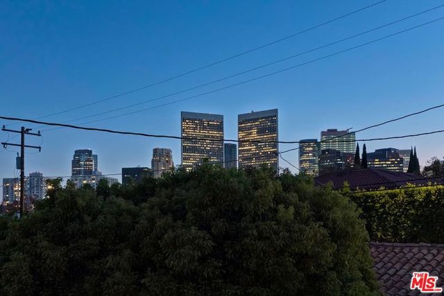219 S McCarty Drive, Beverly Hills, CA 90212