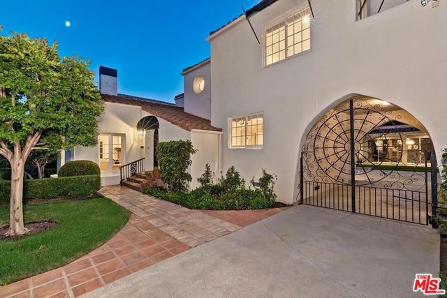 219 S McCarty Drive, Beverly Hills, CA 90212