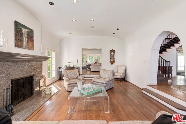 219 S McCarty Drive, Beverly Hills, CA 90212