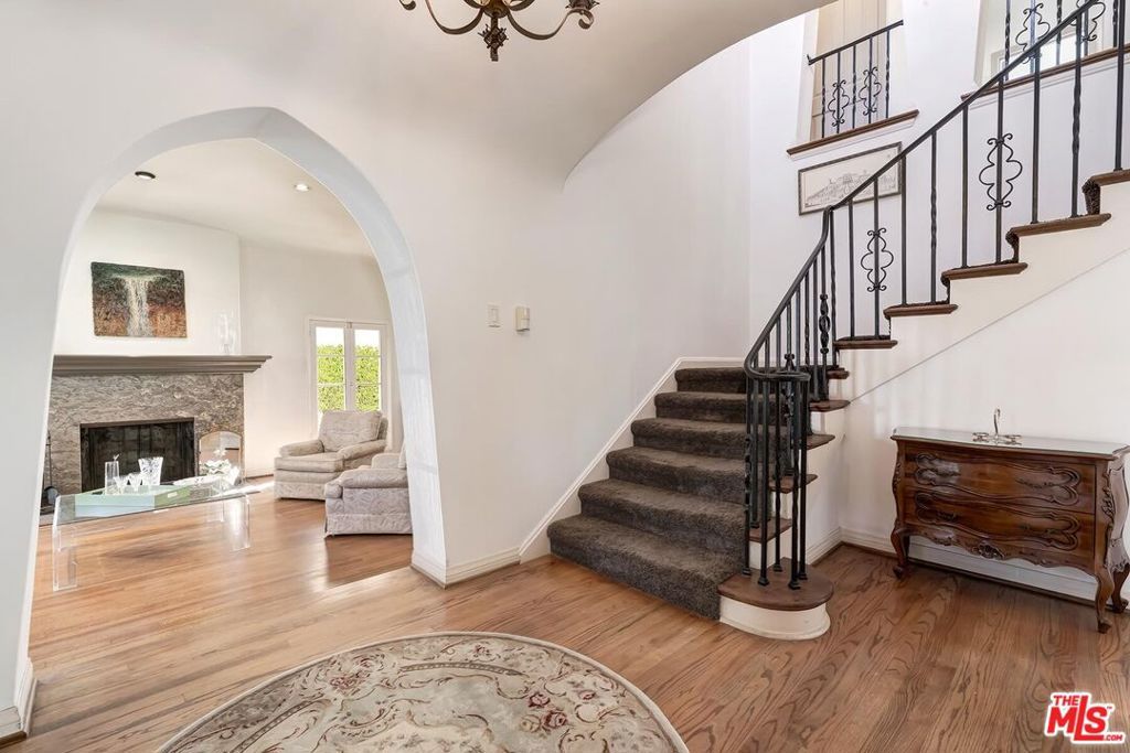 219 S McCarty Drive, Beverly Hills, CA 90212 — photo 3