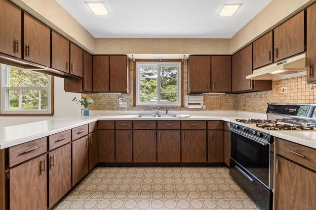 W378N5832 Farmwood HEIGHTS, Oconomowoc, WI 53066