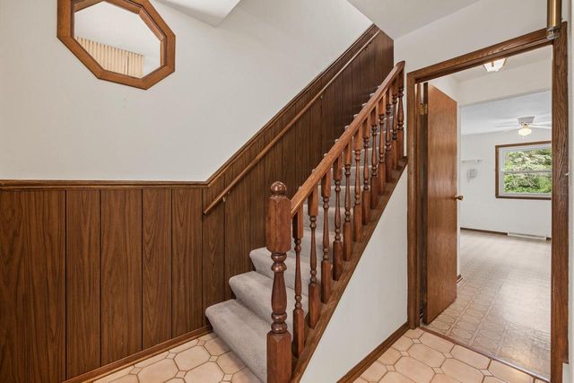 W378N5832 Farmwood HEIGHTS, Oconomowoc, WI 53066