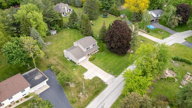 W378N5832 Farmwood HEIGHTS, Oconomowoc, WI 53066
