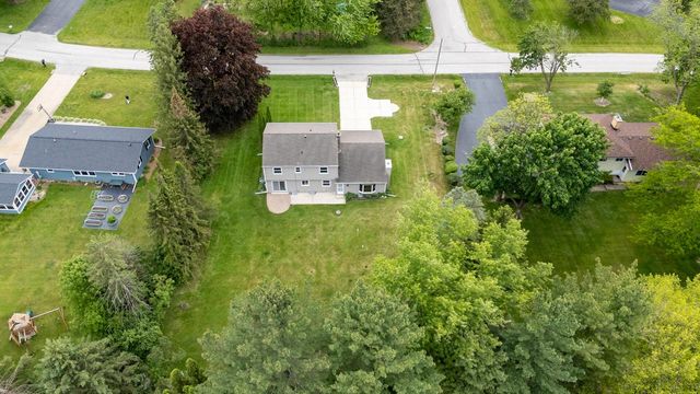 W378N5832 Farmwood HEIGHTS, Oconomowoc, WI 53066