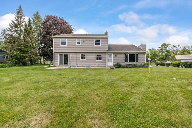 W378N5832 Farmwood HEIGHTS, Oconomowoc, WI 53066