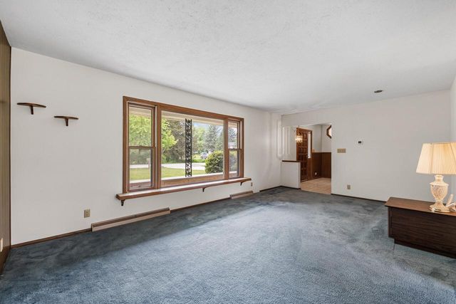W378N5832 Farmwood HEIGHTS, Oconomowoc, WI 53066