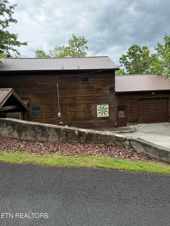2006 Regans Ridge Way, Sevierville, TN 37876