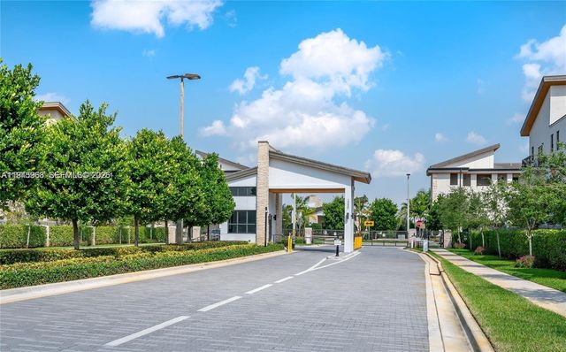 10401 NW 82nd St 6, Doral, FL 33178