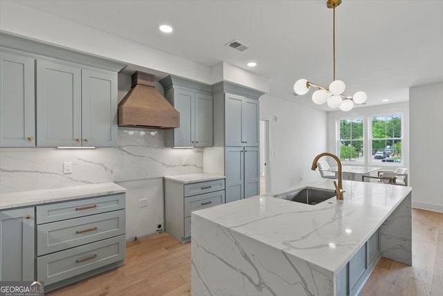 1050 Blair Lane 203, Peachtree City, GA 30269