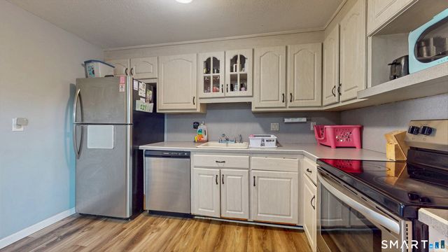 11 Coronado Drive 11, Newington, CT 06111