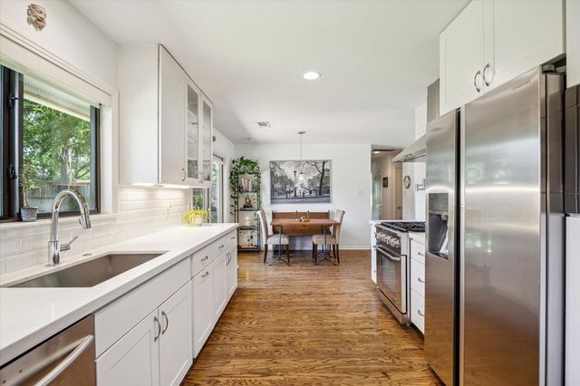 2402 Bron Holly Dr, Houston, TX 77018