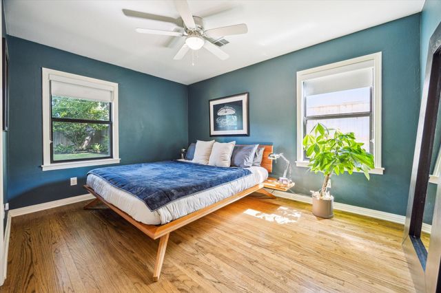 2402 Bron Holly Dr, Houston, TX 77018