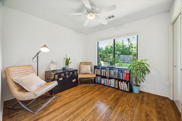 2402 Bron Holly Dr, Houston, TX 77018