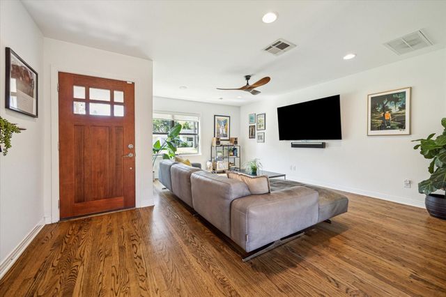 2402 Bron Holly Dr, Houston, TX 77018