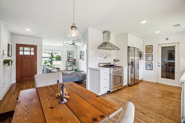 2402 Bron Holly Dr, Houston, TX 77018