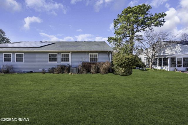 6A Berwick Street, Manchester, NJ 08759