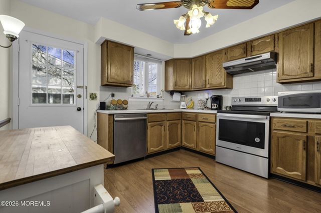 6A Berwick Street, Manchester, NJ 08759