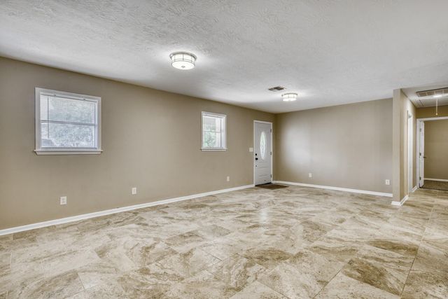 5085 Highway 75 S, Madisonville, TX 77864