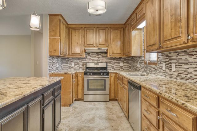 5085 Highway 75 S, Madisonville, TX 77864