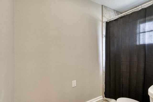 5085 Highway 75 S, Madisonville, TX 77864