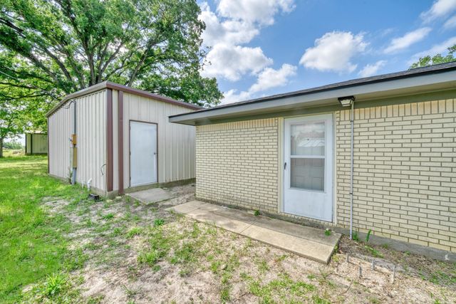 5085 Highway 75 S, Madisonville, TX 77864