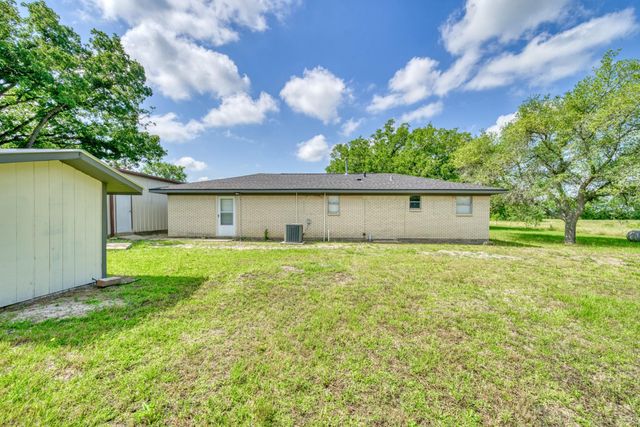 5085 Highway 75 S, Madisonville, TX 77864