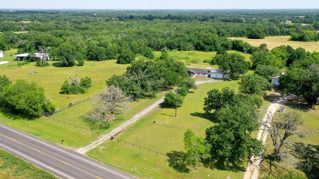 5085 Highway 75 S, Madisonville, TX 77864