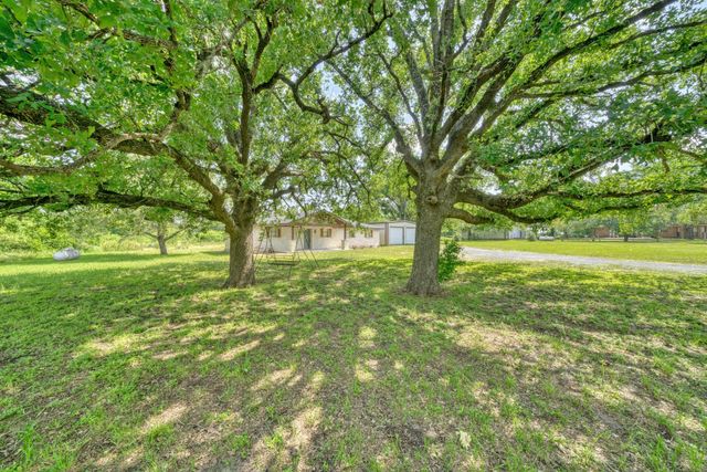 5085 Highway 75 S, Madisonville, TX 77864