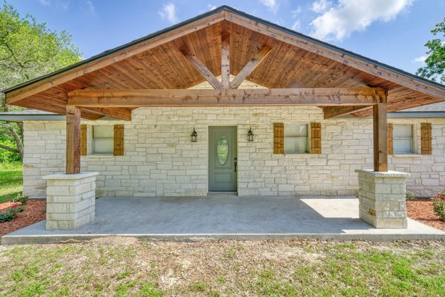 5085 Highway 75 S, Madisonville, TX 77864