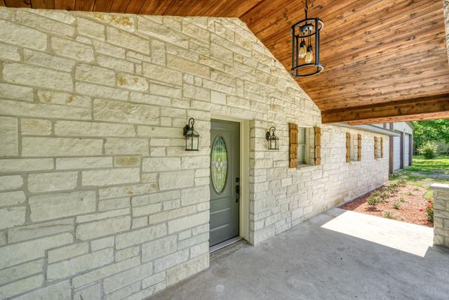 5085 Highway 75 S, Madisonville, TX 77864