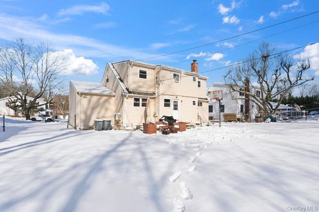 46 Falcon Drive, Hauppauge, NY 11788