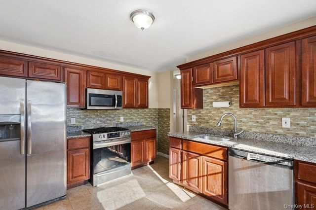 46 Falcon Drive, Hauppauge, NY 11788