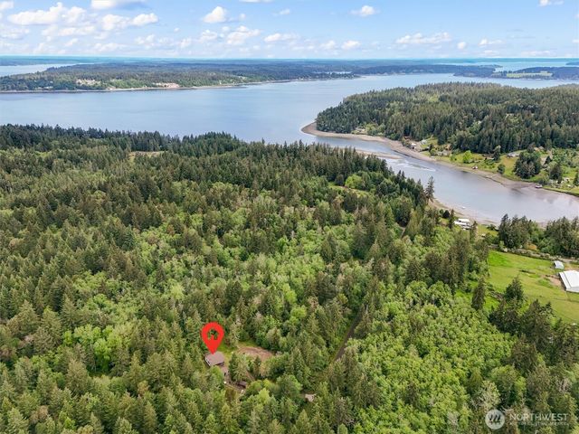 11508 Claussen Road, Anderson Island, WA 98303