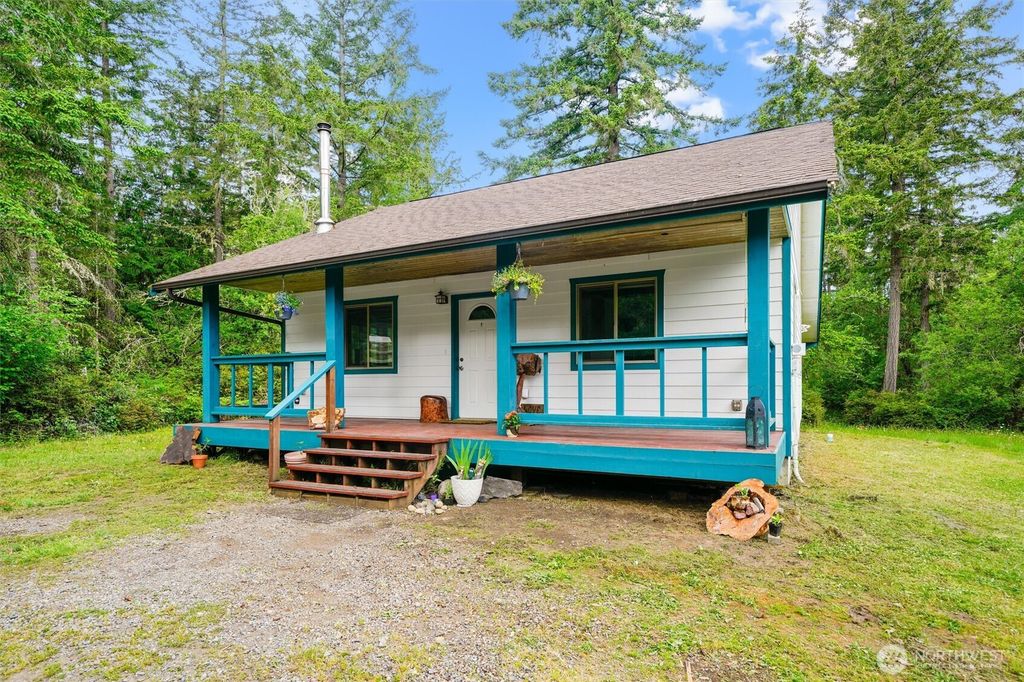 11508 Claussen Road, Anderson Island, WA 98303