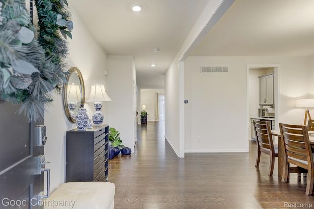53217 Bay Laurel Lane, South Lyon, MI 48178