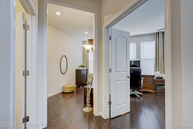53217 Bay Laurel Lane, South Lyon, MI 48178