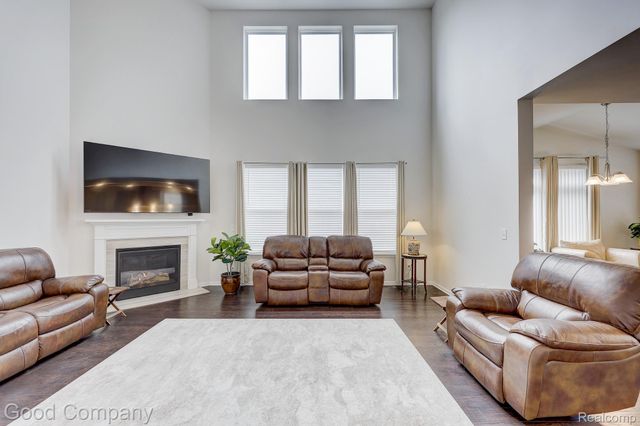 53217 Bay Laurel Lane, South Lyon, MI 48178