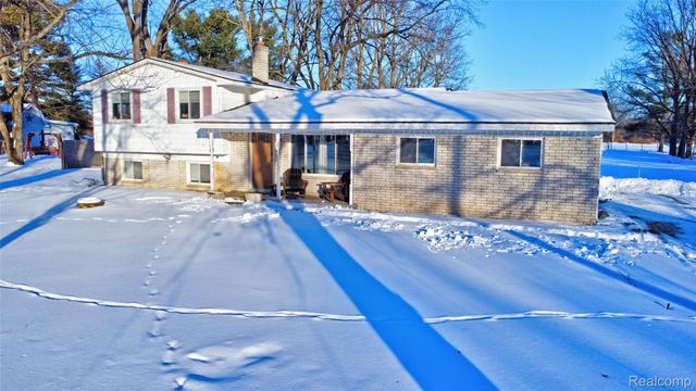 4380 Baza, Leonard Village, MI 48367