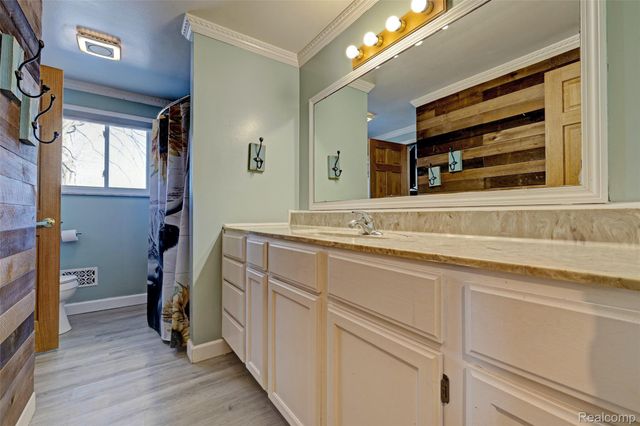 4380 Baza, Leonard Village, MI 48367