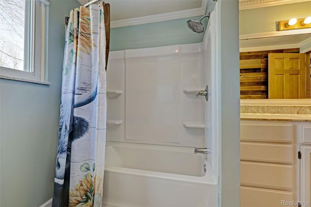 4380 Baza, Leonard Village, MI 48367