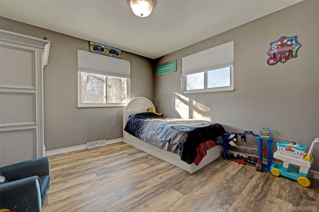 4380 Baza, Leonard Village, MI 48367