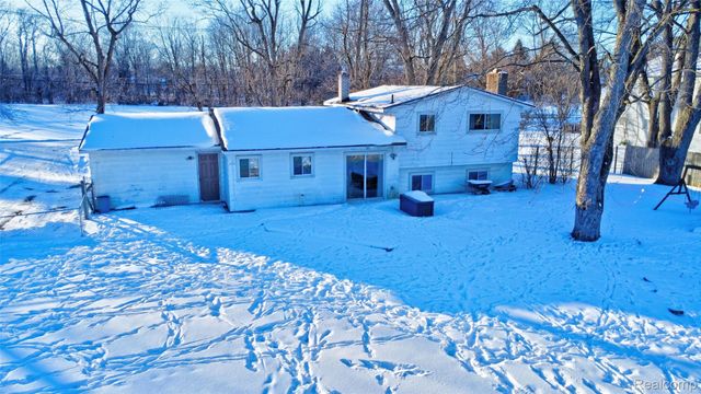 4380 Baza, Leonard Village, MI 48367