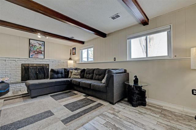 4380 Baza, Leonard Village, MI 48367