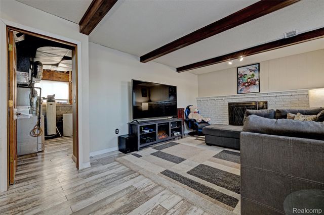 4380 Baza, Leonard Village, MI 48367