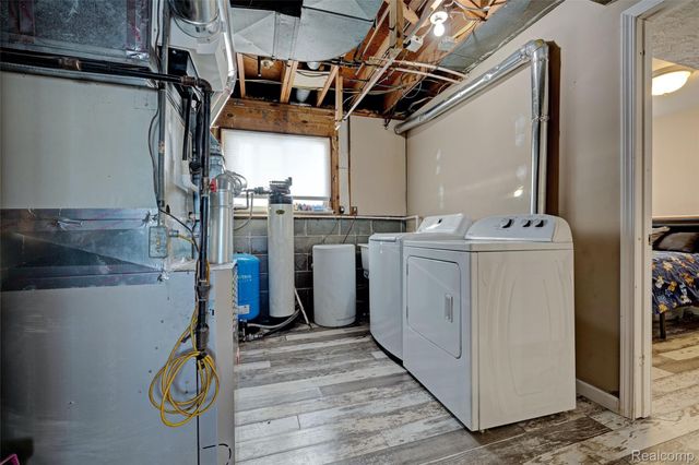 4380 Baza, Leonard Village, MI 48367