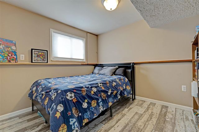 4380 Baza, Leonard Village, MI 48367