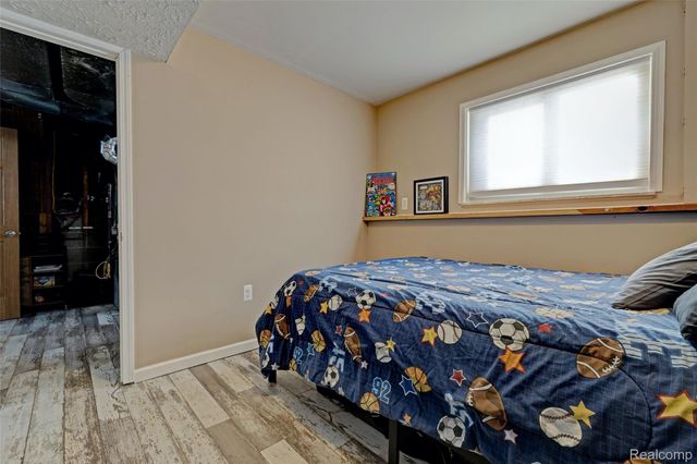 4380 Baza, Leonard Village, MI 48367