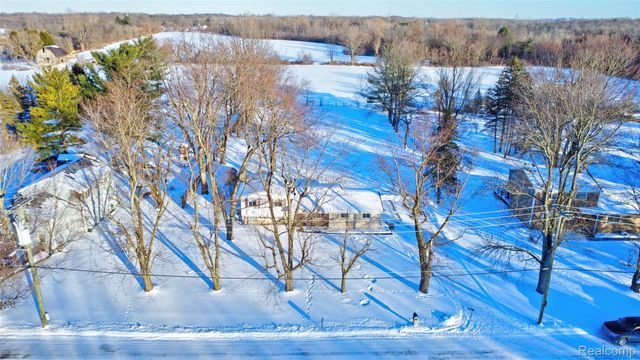 4380 Baza, Leonard Village, MI 48367