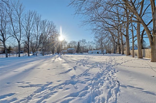 4380 Baza, Leonard Village, MI 48367