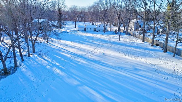 4380 Baza, Leonard Village, MI 48367